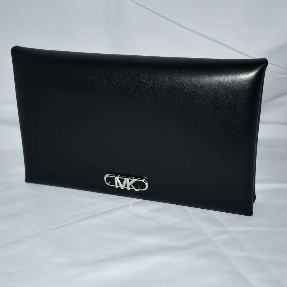MICHAEL Kors LARGE Travel Leather Wallet in Black #32H3S8ED7T NWT Details: Leath